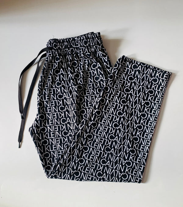 Black letters print women’s pant