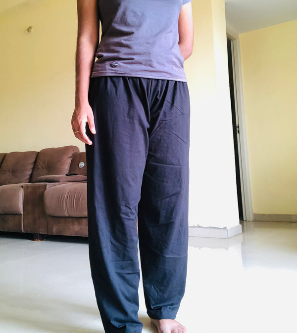 Black colour pant for women